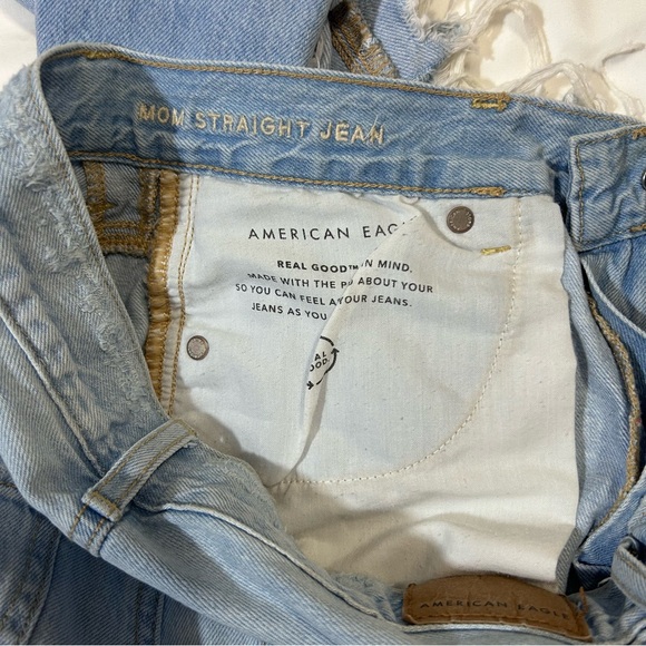 American Eagle Light Wash distressed straight Mom Jeans 4 - Picture 8 of 15